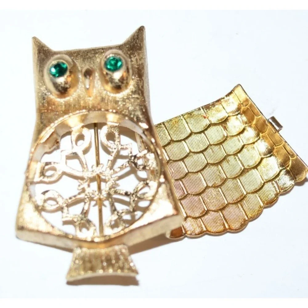 Vtg Jewelry Avon Owl Brooch Pin Locket Gold Tone Green Eyes Glace
